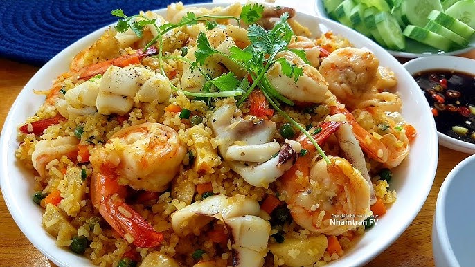 R2. Chicken & Shrimp Fried Rice - Cơm Chiên Gà & Tôm
